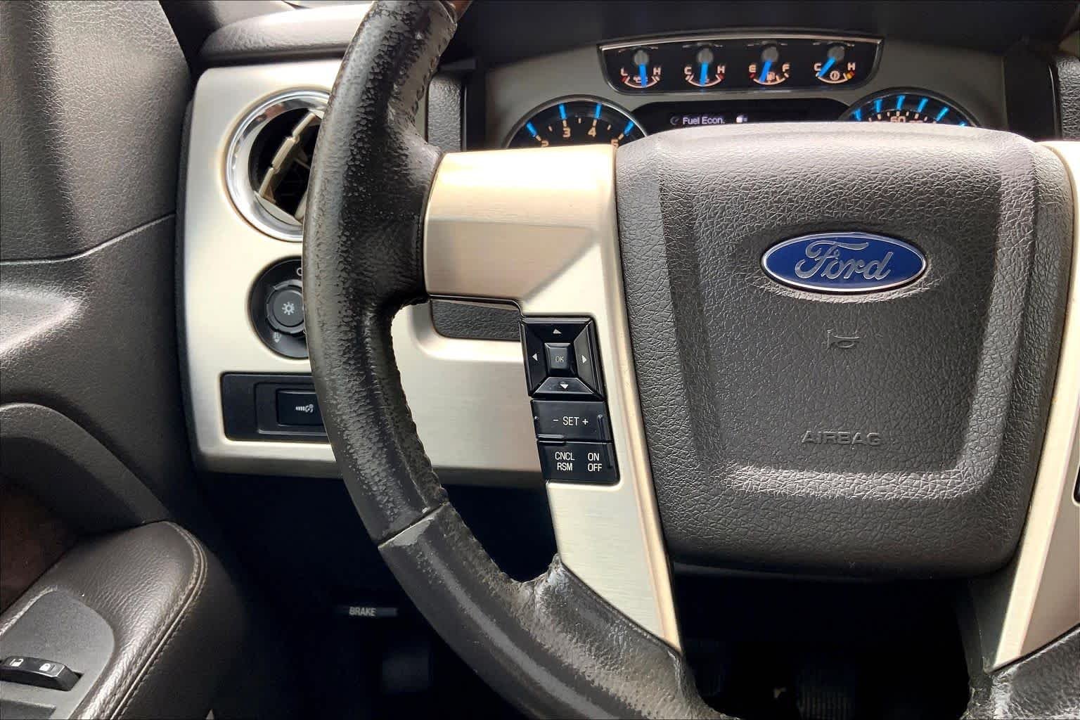 Used 2013 White Platinum Metallic Tri-Coat Ford Platinum image 23