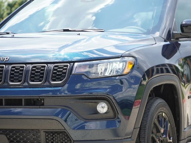 New 2026 Fathom Blue Pearl-Coat Exterior Paint Jeep Latitude image 4