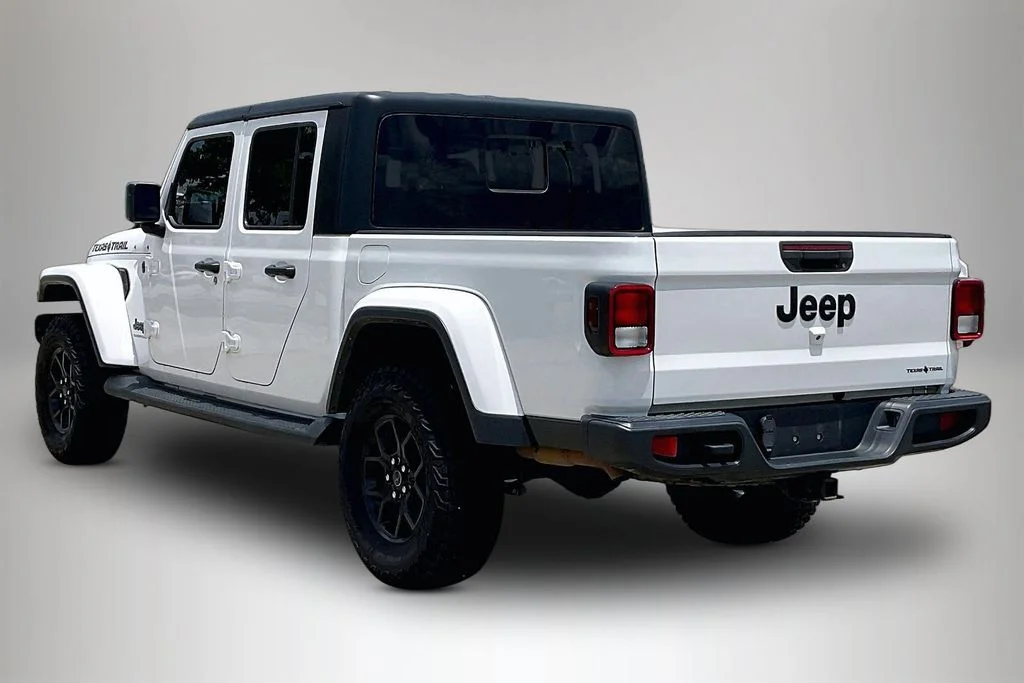 Used 2023 White Jeep Texas Trail image 4
