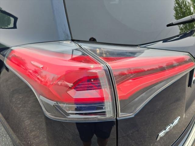 Certified Used 2018 GALACTIC AQUA Toyota Hybrid XLE image 40