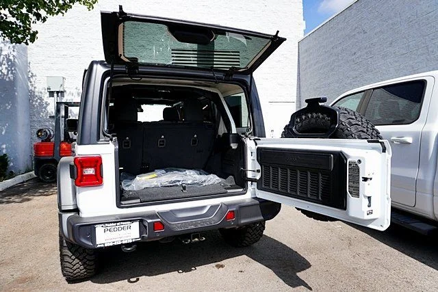 New 2026 Bright White Clear-Coat Exterior Paint Jeep Willys image 19