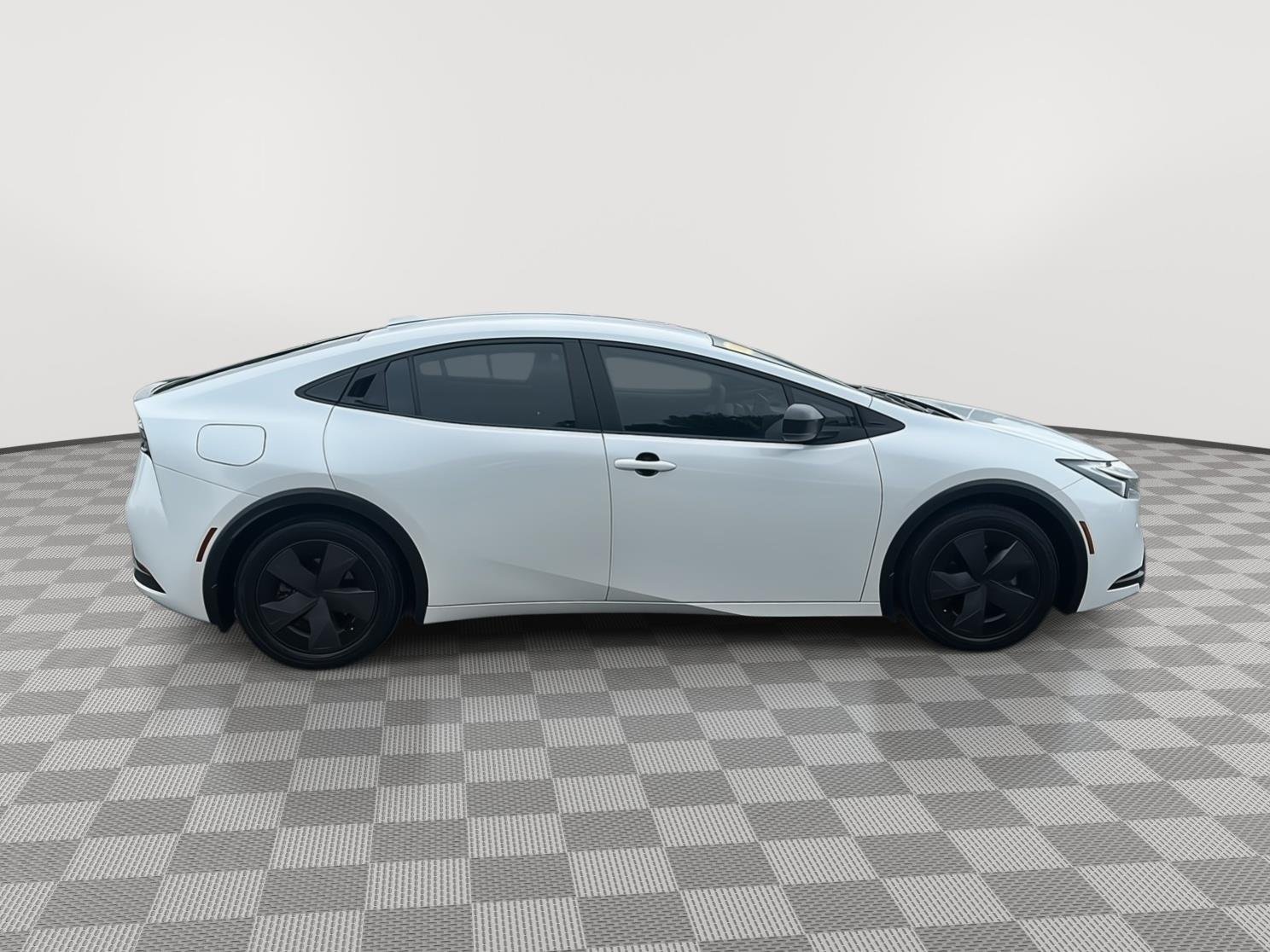 Used 2024 Wind Chill Pearl Toyota SE image 19