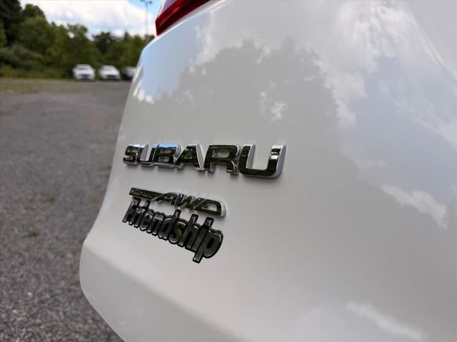 Used 2020 White Subaru Base image 30