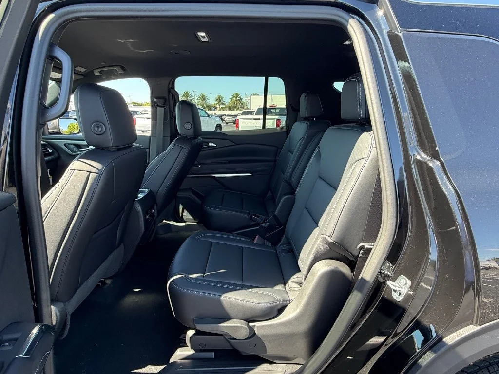New 2027 Mosaic Black Metallic Chevrolet LT image 10