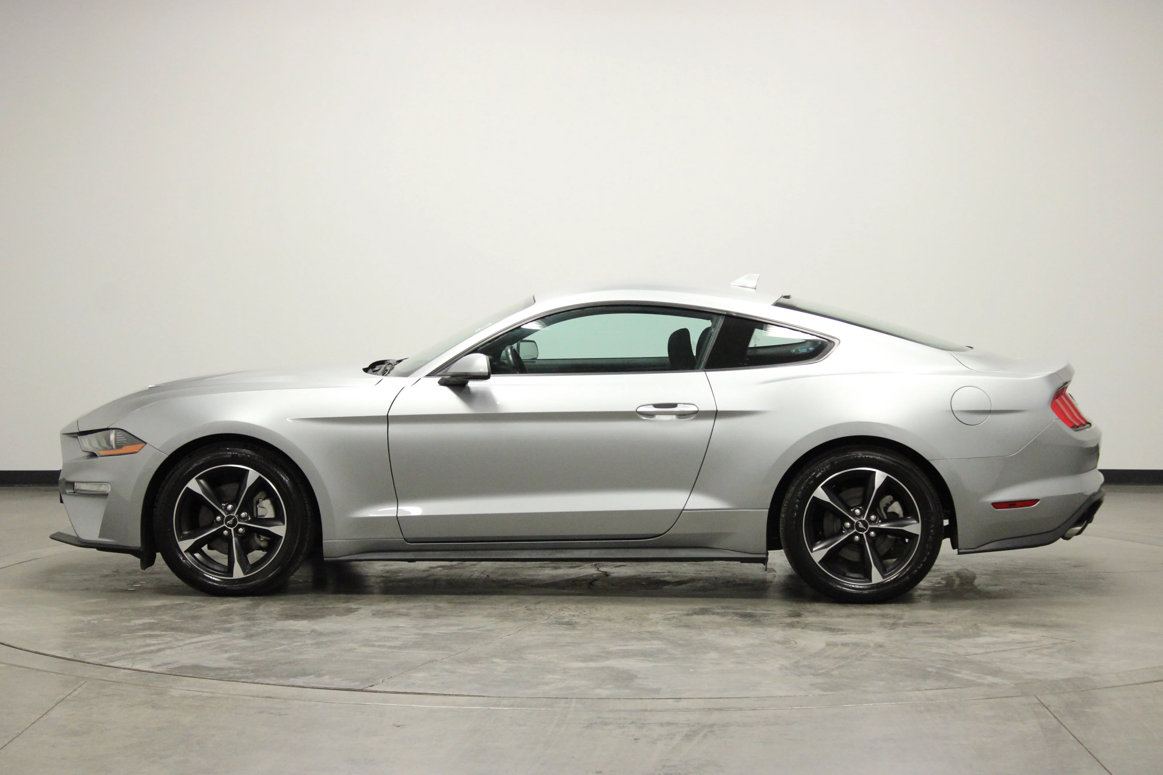 2022 Ford Mustang EcoBoost - Photo 5