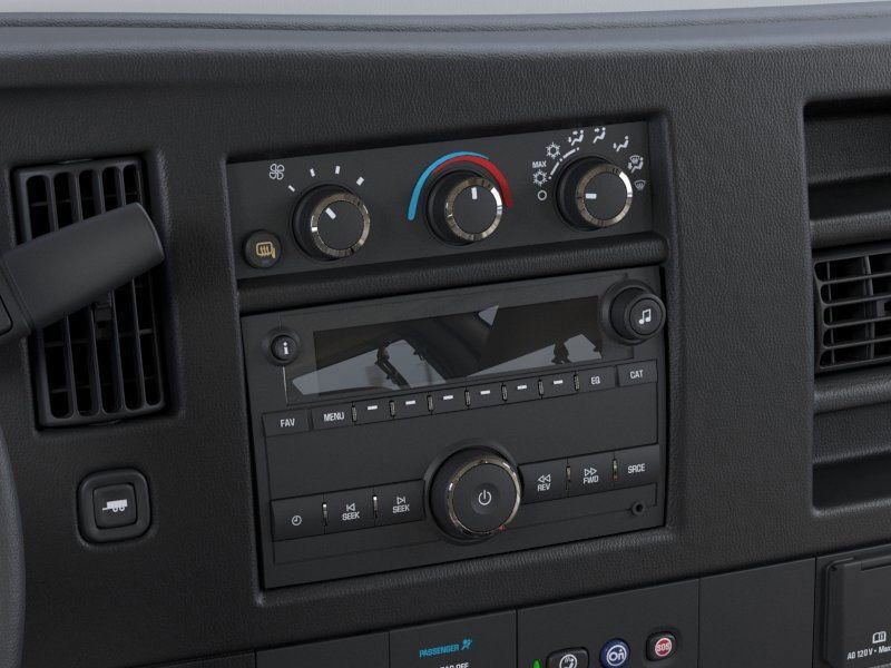 2025 GMC SAVANA - Image 27