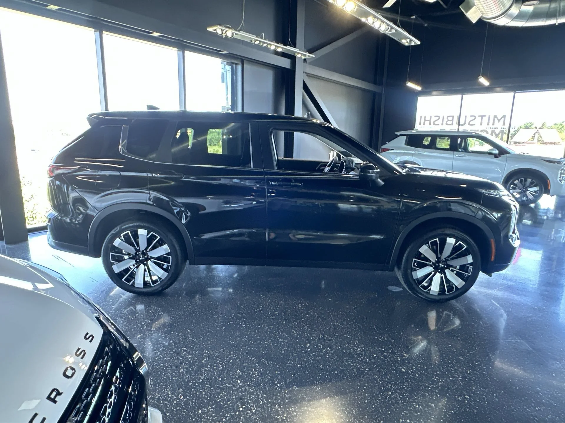 New 2026 Black Diamond Mitsubishi SE image 9