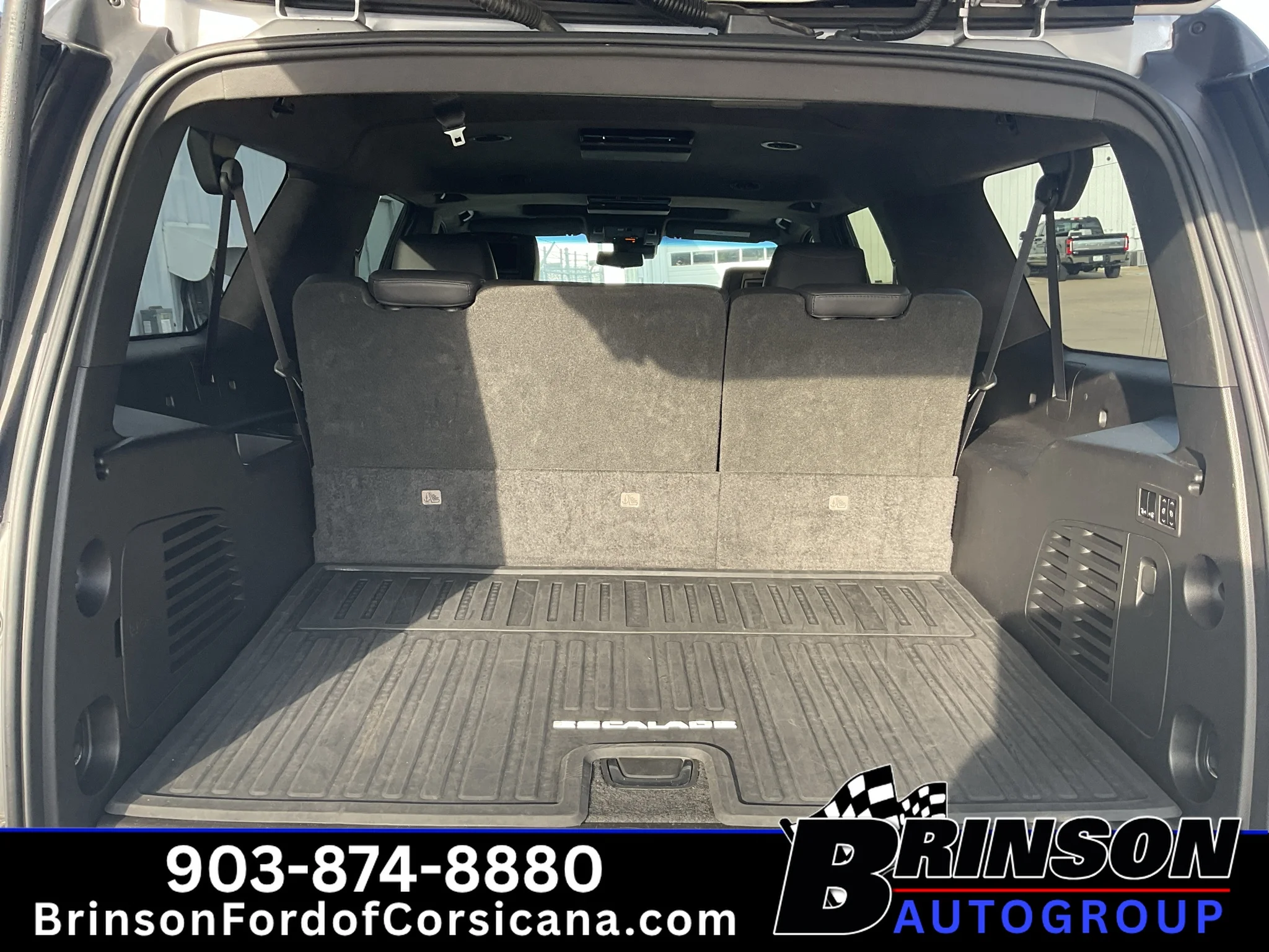 Used 2018 Radiant Silver Metallic Cadillac Platinum image 9