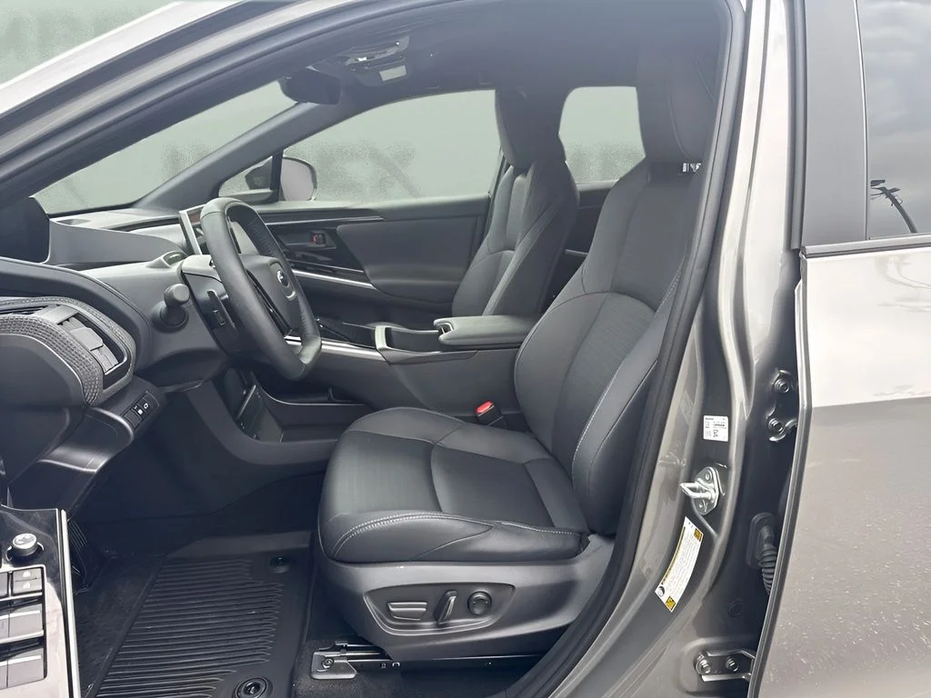 Used 2025 Black Subaru Limited image 9