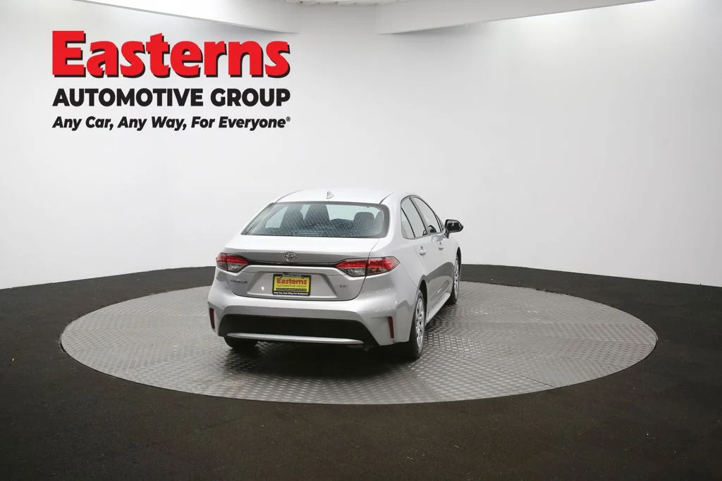 Used 2022 Silver Toyota LE image 35