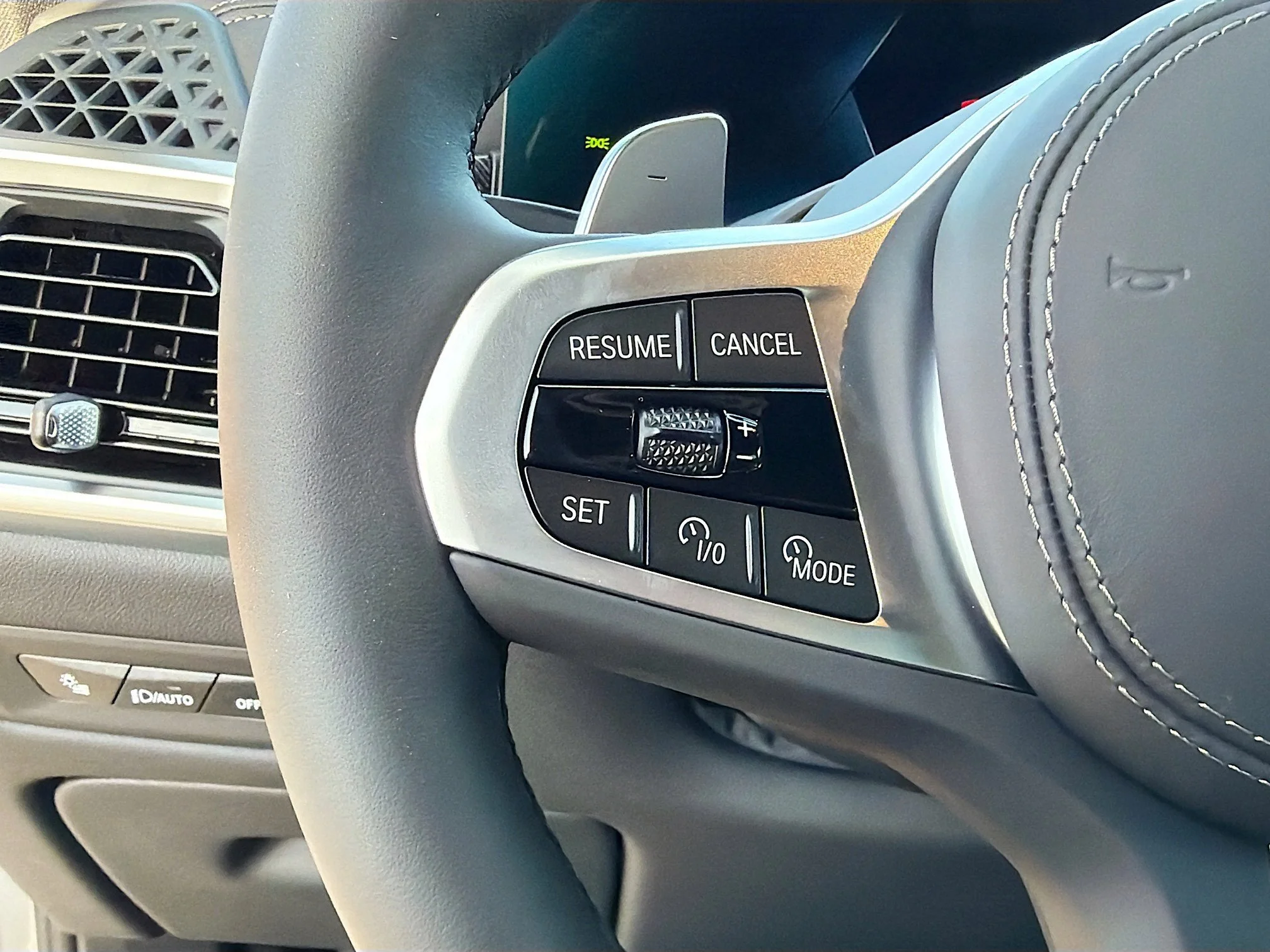 New 2026 Skyscraper Grey Metallic BMW sDrive40i image 37