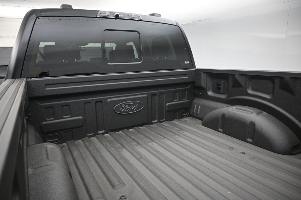 New 2026 Agate Black Metallic Ford Raptor image 23