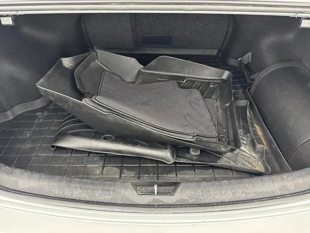 Used 2019 Silver Hyundai Limited image 28