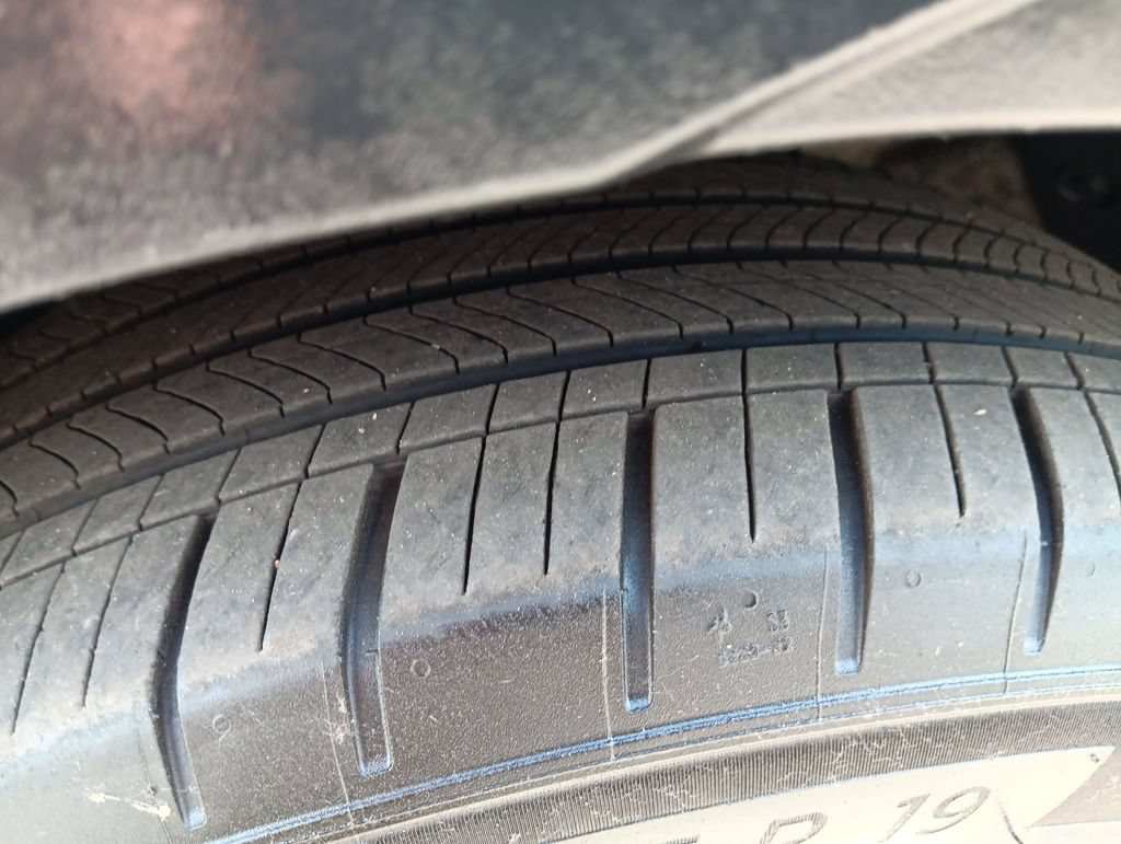Used 2024 Digital Teal Hyundai SEL image 27