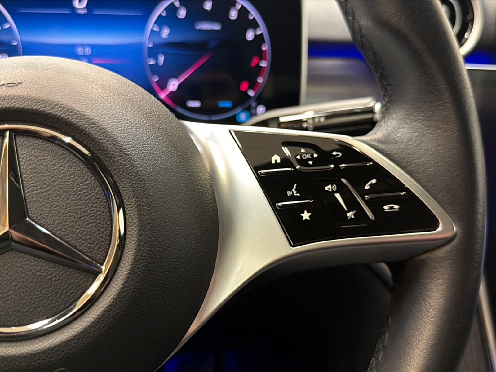 Used 2025 Black Mercedes-Benz  image 23