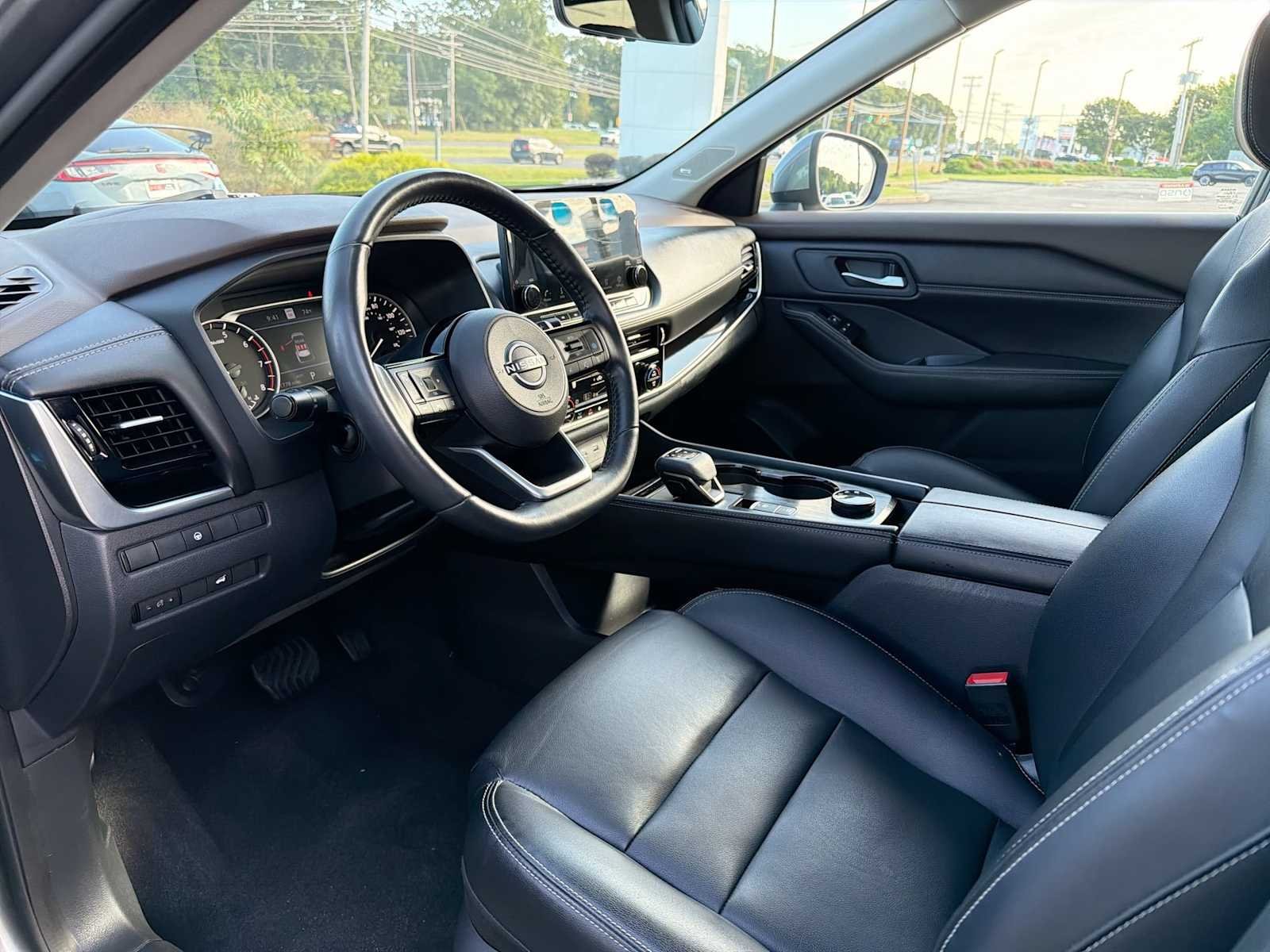 Used 2023 Gun Metallic Nissan SL image 10