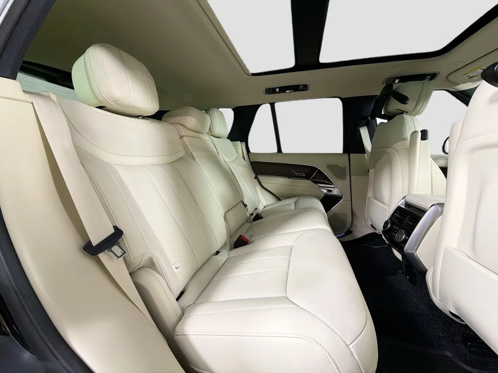 New 2026 Santorini Black Land Rover SE image 29