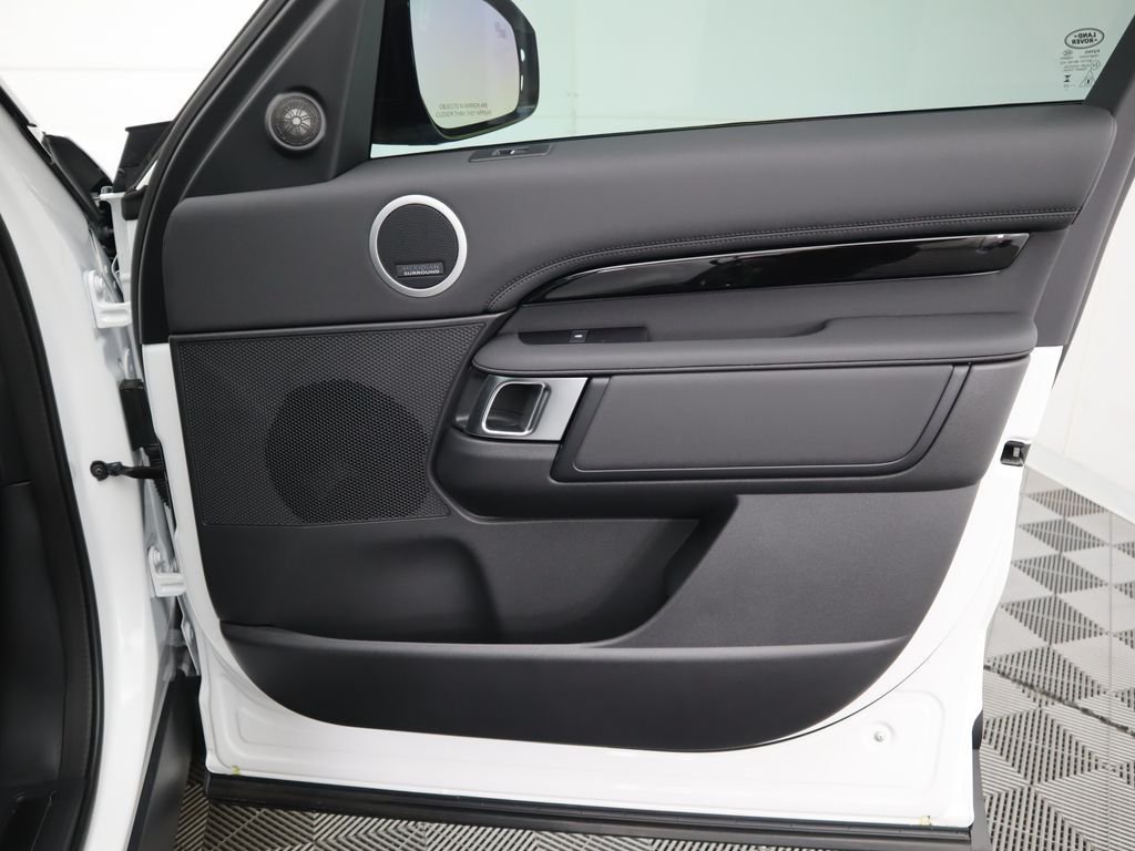 Used 2025 Fuji White Land Rover S image 28