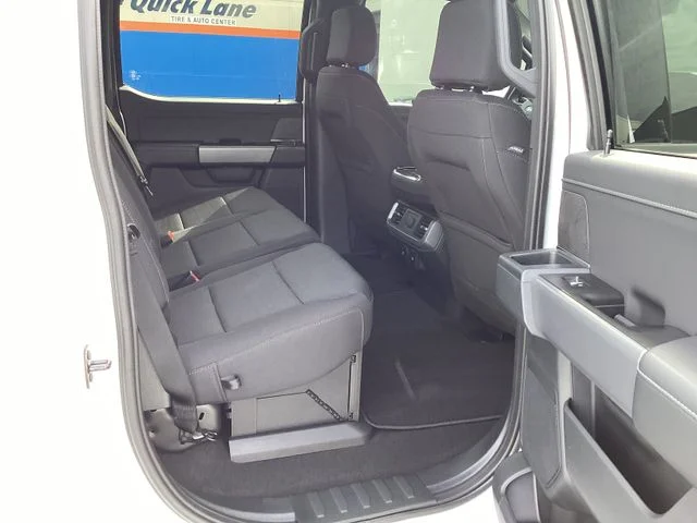 Used 2025 Oxford White Ford XLT image 16