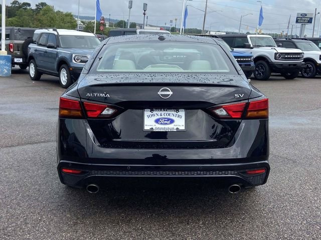 Used 2024 Black Nissan 2.5 SV image 3
