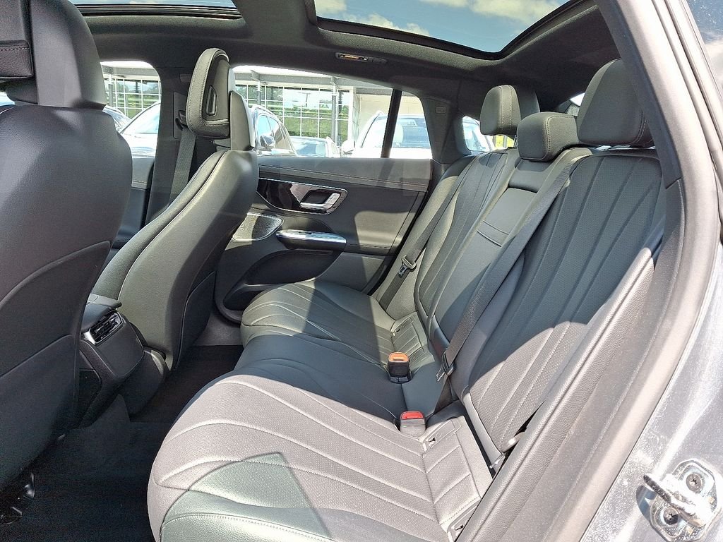 Certified Used 2023  Mercedes-Benz 350 Sedan image 9