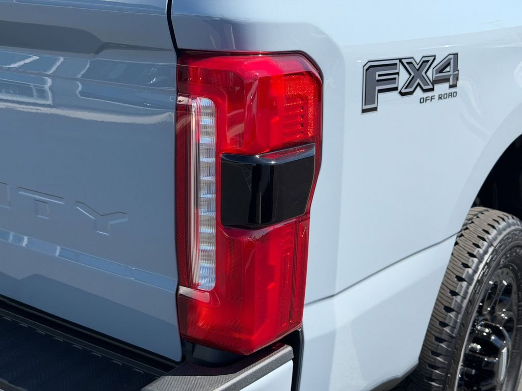 New 2026 Glacier Gray Metallic Tri-Coat Ford F-250® Lariat® image 11