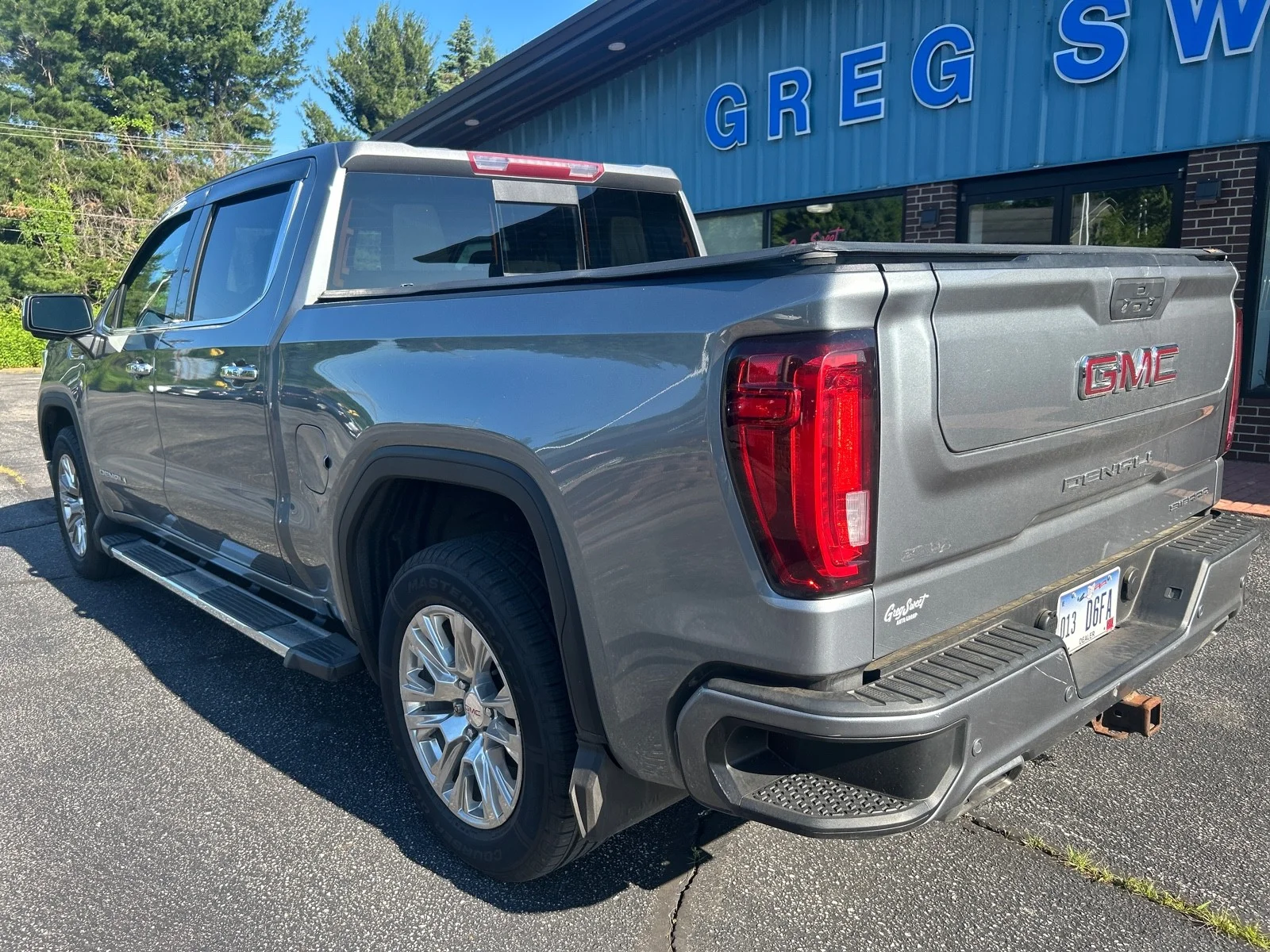Used 2020 Gray GMC Denali image 9