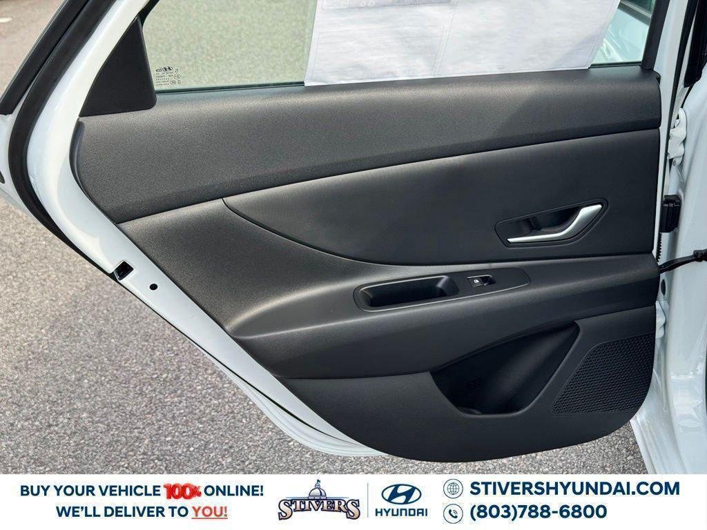 New 2026 White Hyundai SE image 19