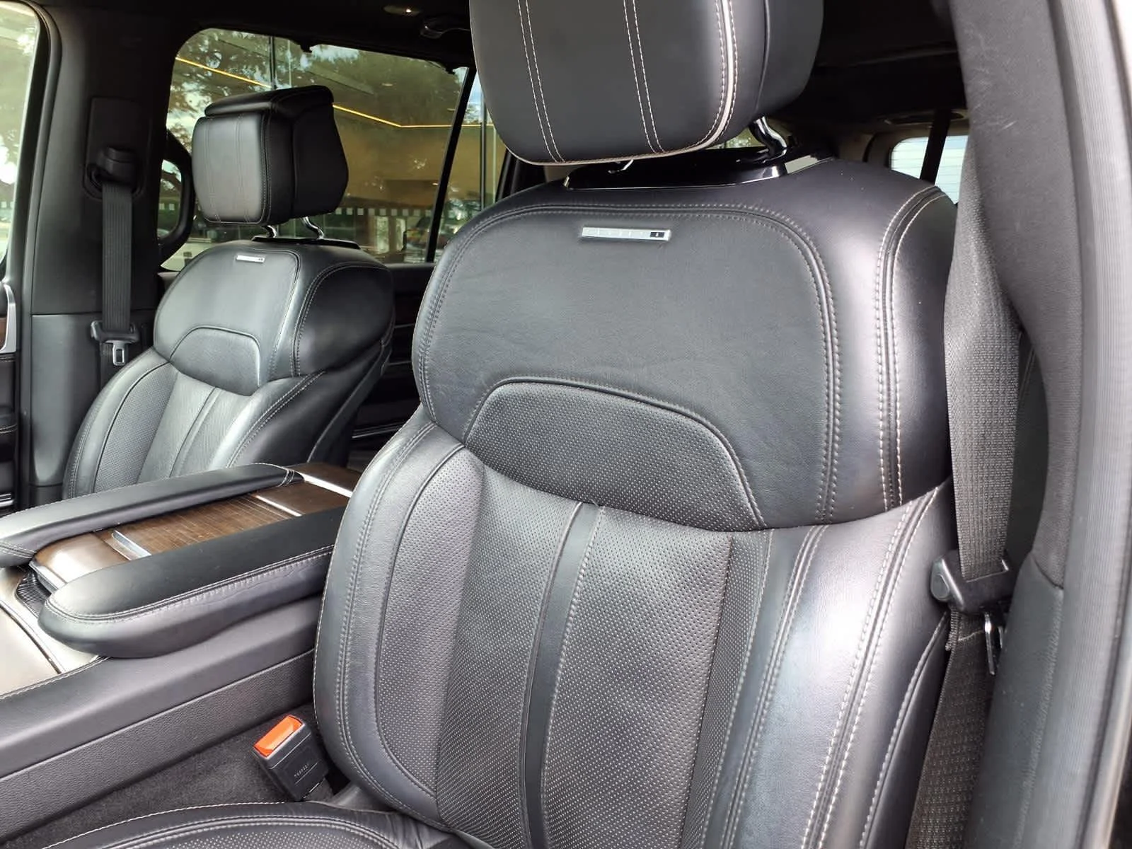 Used 2022 Diamond Black Crystal Pearlcoat Jeep Series I image 13