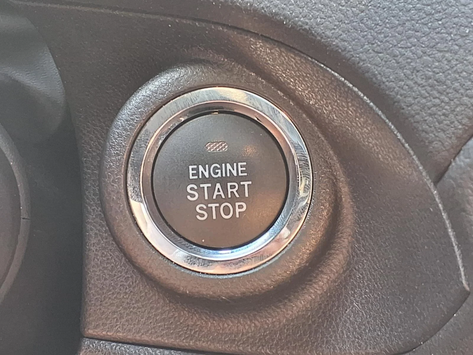 Used 2025  SUBARU UTILITY image 12