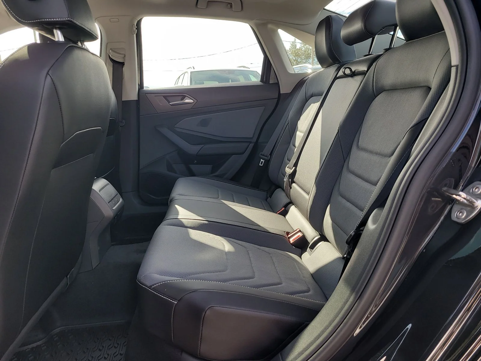 New 2026 Deep Black Pearl Volkswagen 1.5T SEL image 12