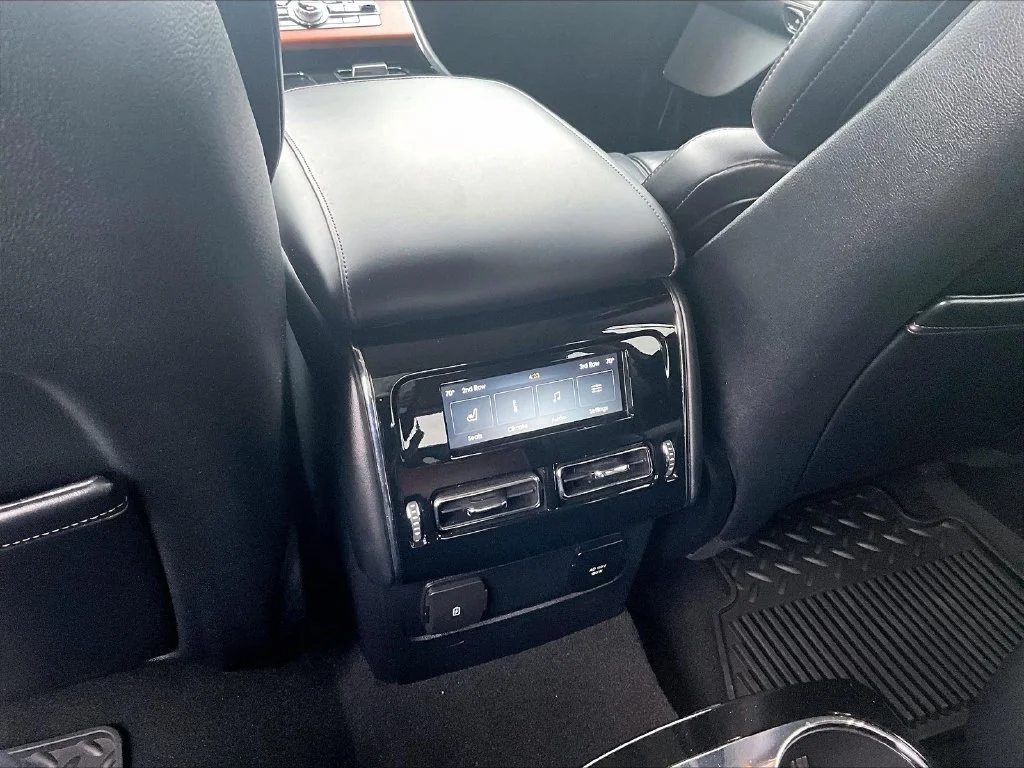 Used 2020 White Lincoln Grand Touring image 35