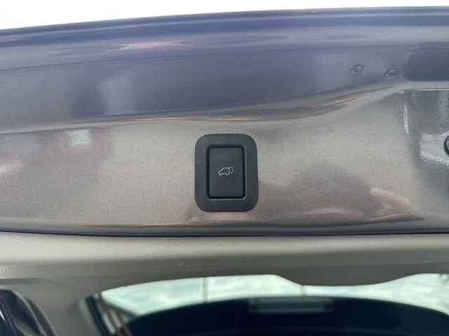 Used 2019 Gray Toyota XLE image 13