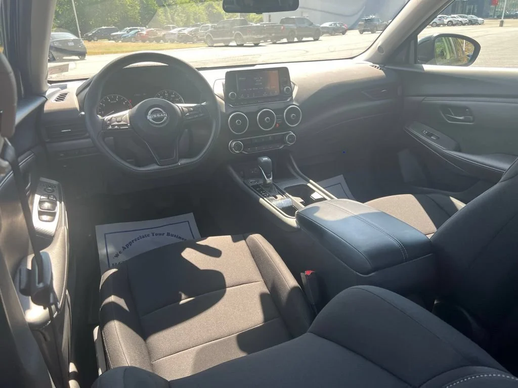 Used 2024  Nissan S image 11