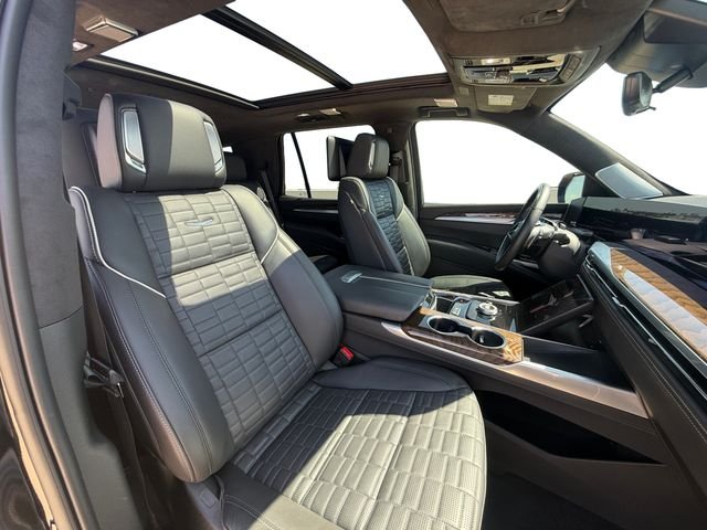 Used 2025 Black Cadillac Sport Platinum image 16