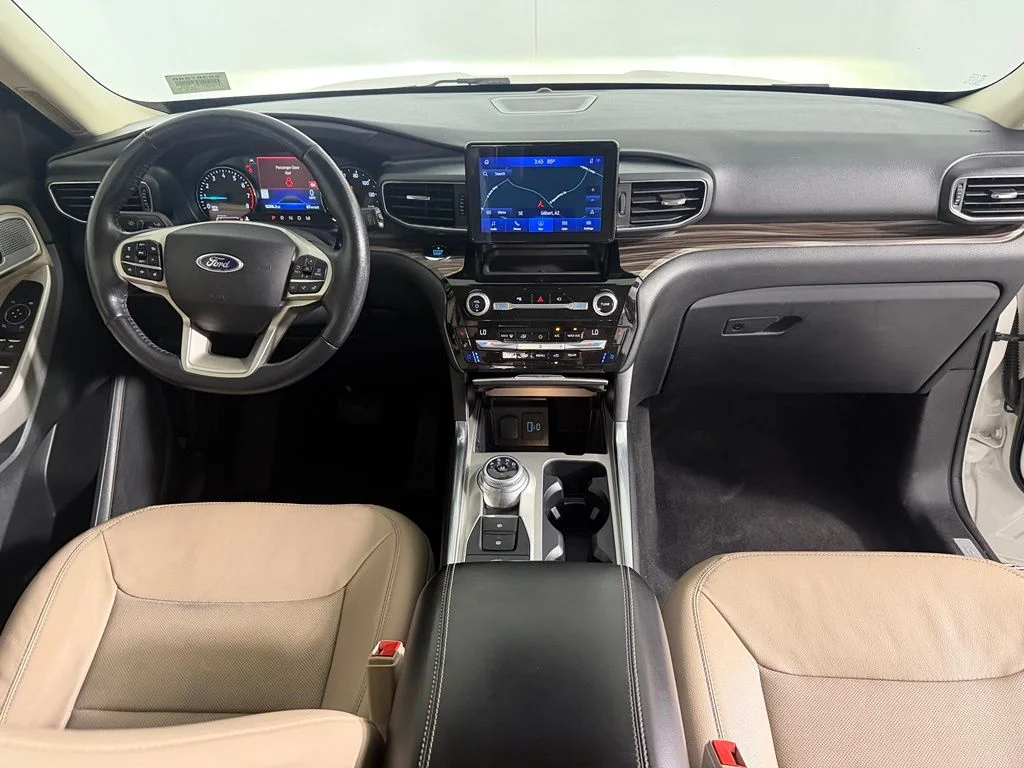 Used 2021 White Ford Limited image 14