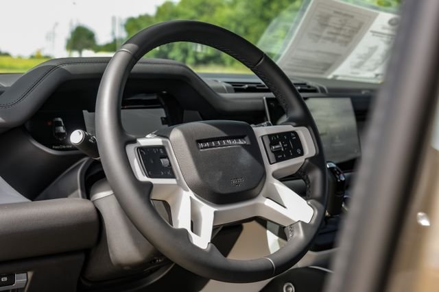 2025 Land Rover Defender X-Dynamic SE - Photo 20
