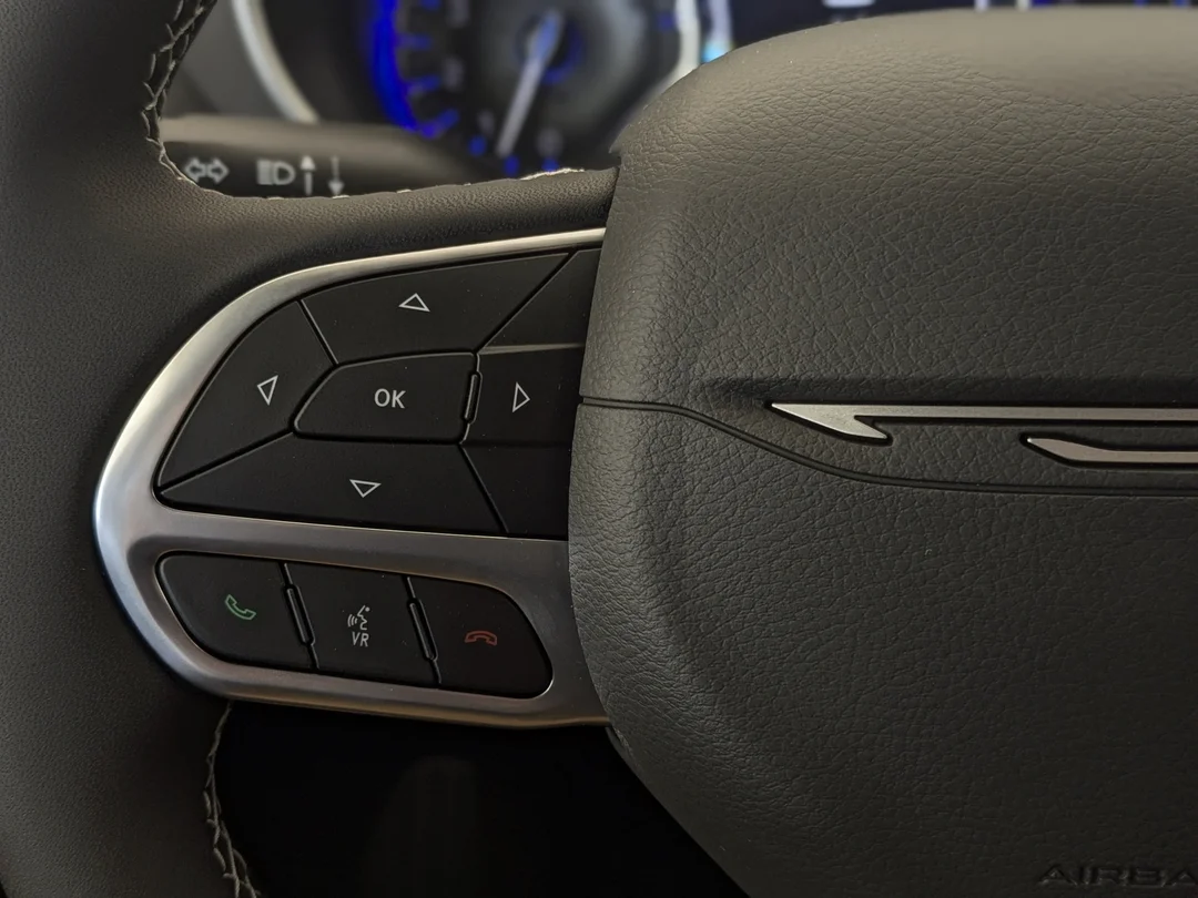 New 2027 Black Chrysler Select - - AWD - Safety Sphere Pkg - Stow n Go Seating - Heated Seats - Remote Start & More! image 16