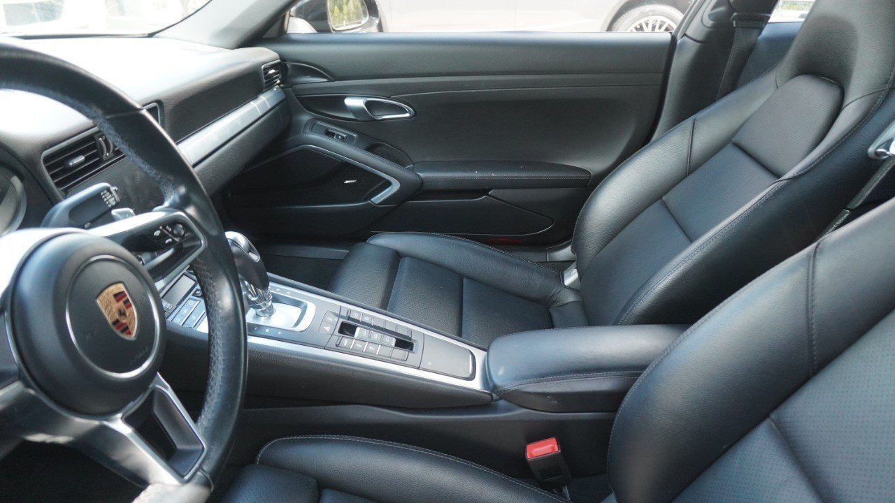 Used 2017 Black Porsche Carrera 4 image 9