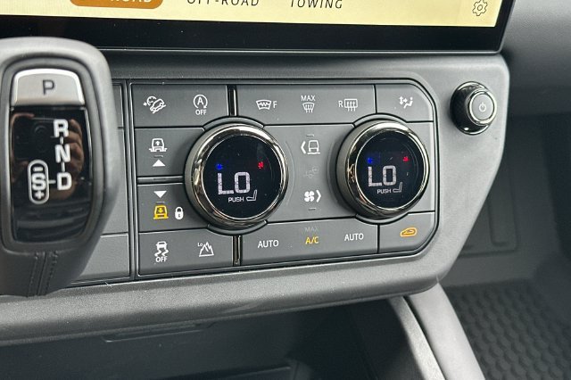 New 2026 Narvik Black Land Rover  image 20