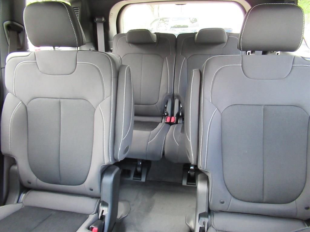 New 2026 Velvet Red Pearl-Coat Exterior Paint Jeep Laredo X image 18