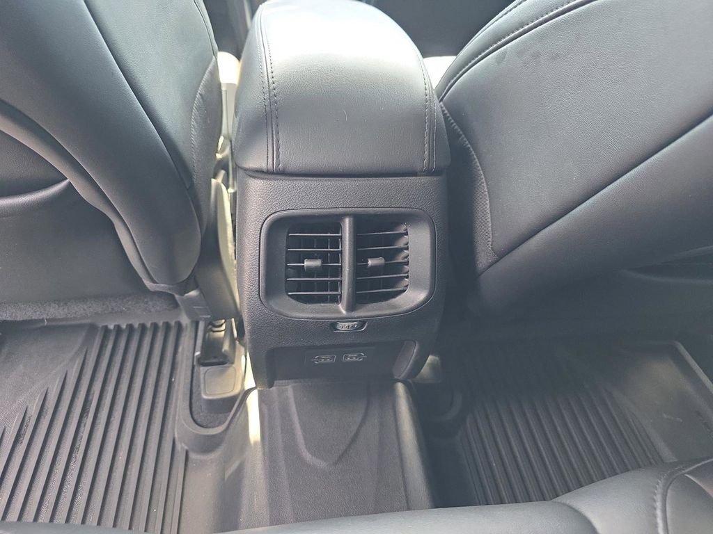 Used 2021 Gray Jeep Latitude Plus image 28