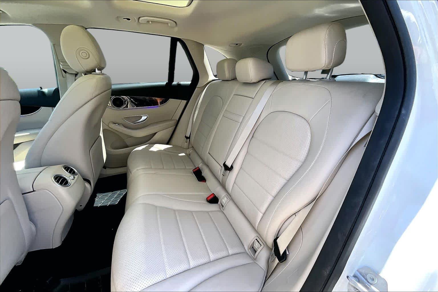 Used 2021 Polar White Mercedes-Benz GLC 300 image 21