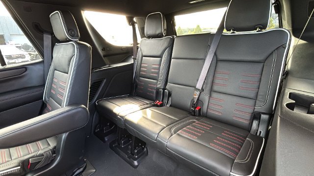 2025 GMC Yukon AT4 Ultimate - Photo 30