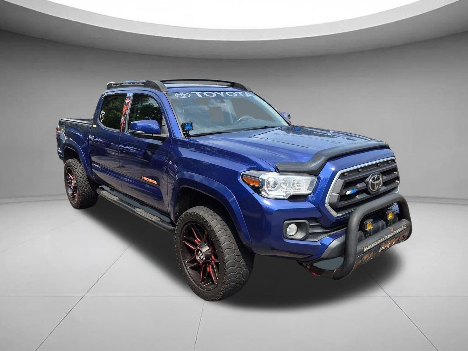 Used 2022 Blue Crush Metallic Toyota SR5 image 3