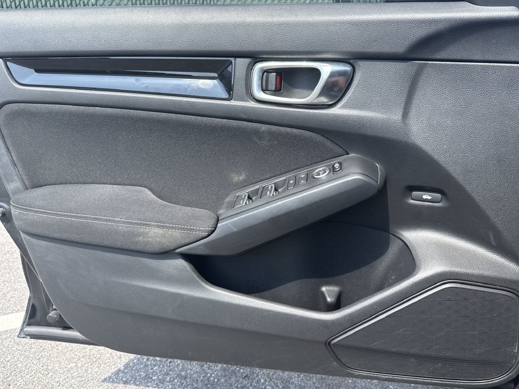 Used 2022  Honda EX image 16