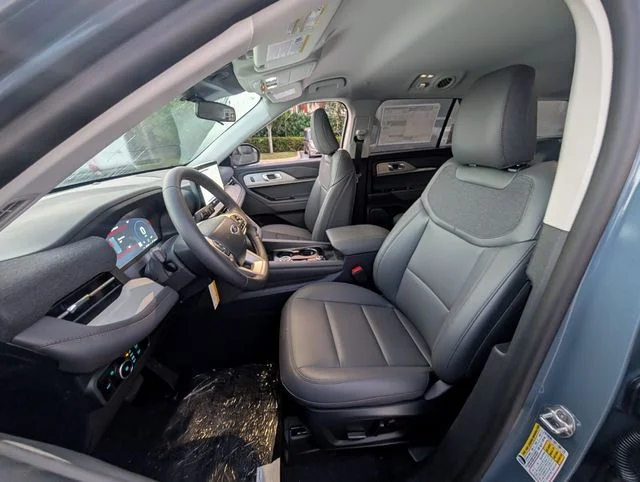 New 2026 Vapor Blue Metallic Ford Active image 5