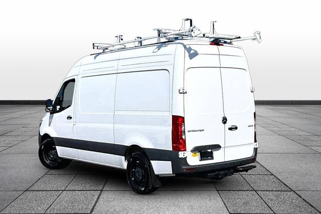 New 2026 Arctic White Mercedes-Benz Cargo 144 WB image 32