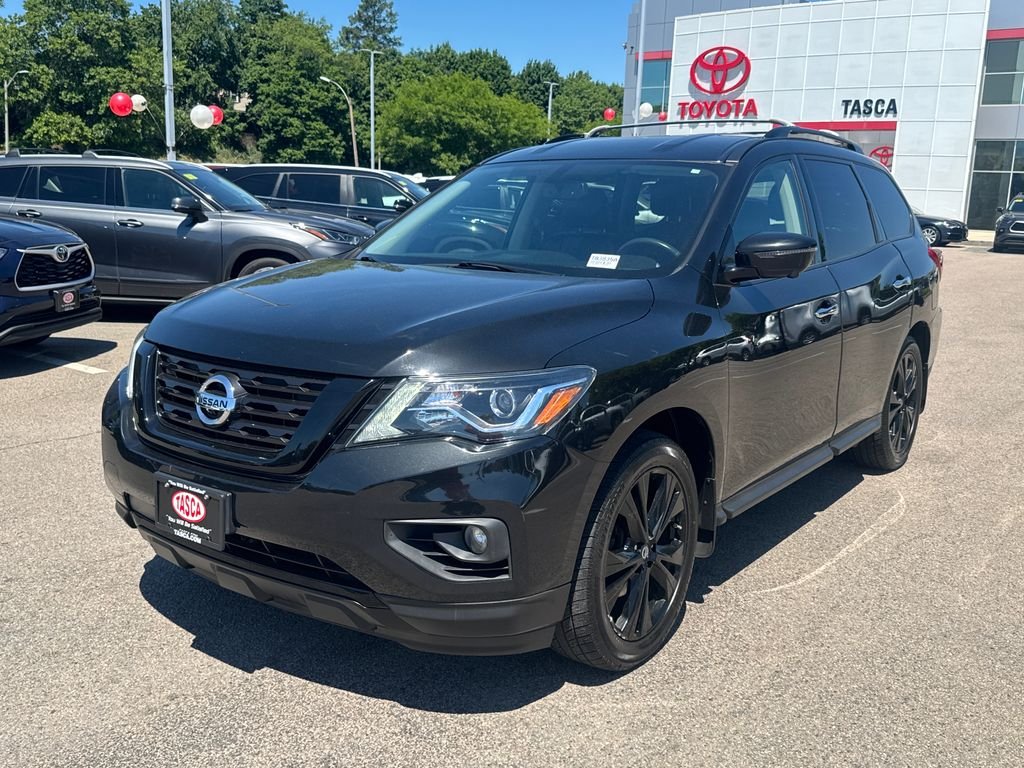 Used 2018 Black Nissan SL image 3