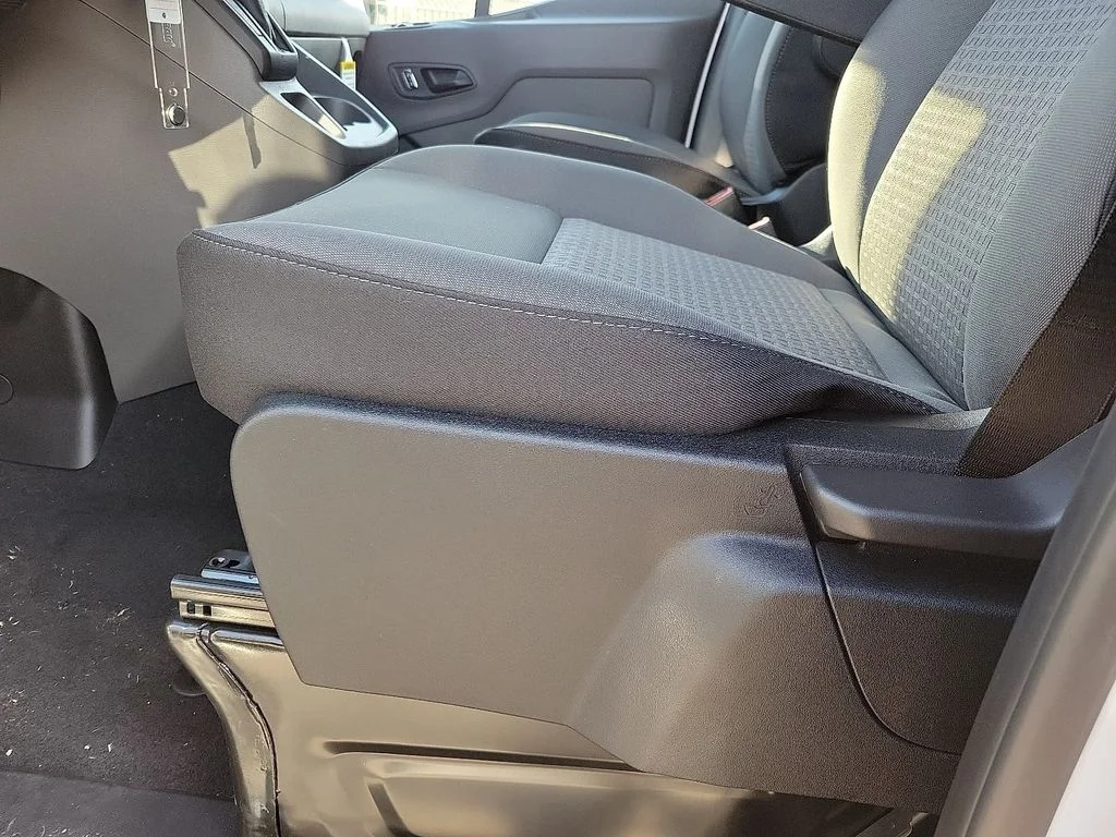 2025 Ford Transit Passenger Van XLT - Photo 10